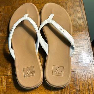 Like new Reef Sandals